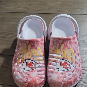 Women's Chiefs Themed Mules